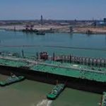 El mayor puerto petroquímico de China inicia sus operaciones