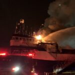 Washington: Un buque de pesca comercial arde en el muelle de Tacoma