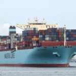 El Maersk Eindhoven zarpa hacia Los Ángeles tras la pérdida de carga del mes pasado