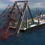 El mayor buque de construcción del mundo, el «Pioneering Spirit», instala sistemas de elevación únicos