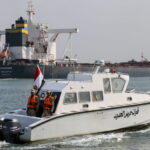 El tráfico en el Canal de Suez se interrumpe brevemente al perder energía un petrolero