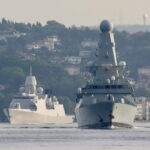 Mar Negro: Aviones de guerra rusos practican el bombardeo de buques
