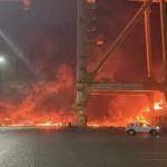Actualización: Incendio en el puerto de Jebel Ali – Los Emiratos Árabes Unidos actuaron con rapidez y controlaron el fuego en 44 minutos