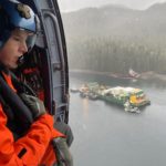 Un remolcador encallado derrama diesel tras colisionar con una barcaza en Alaska